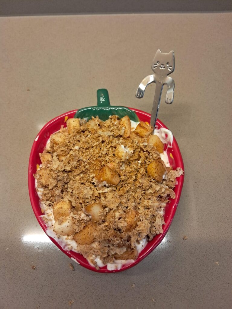 apple cinnamon weetabix with quark/yogurt - 217 calories