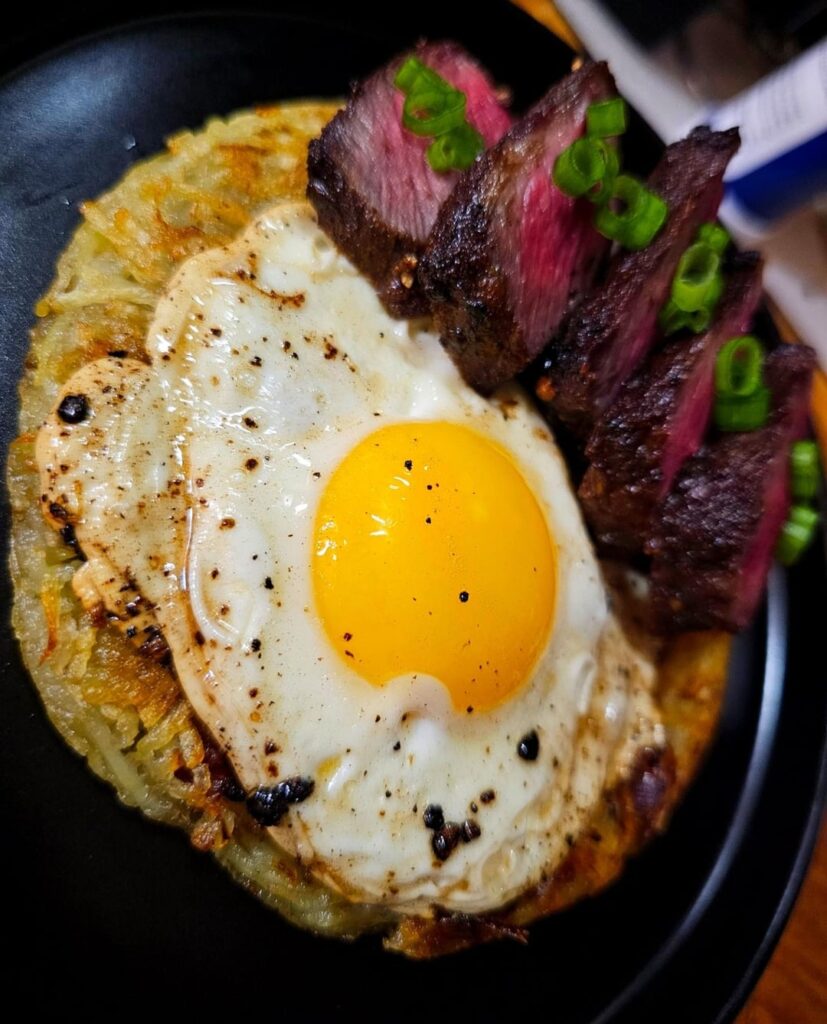 [Homemade] Steak & Eggs on a Potato Pancake