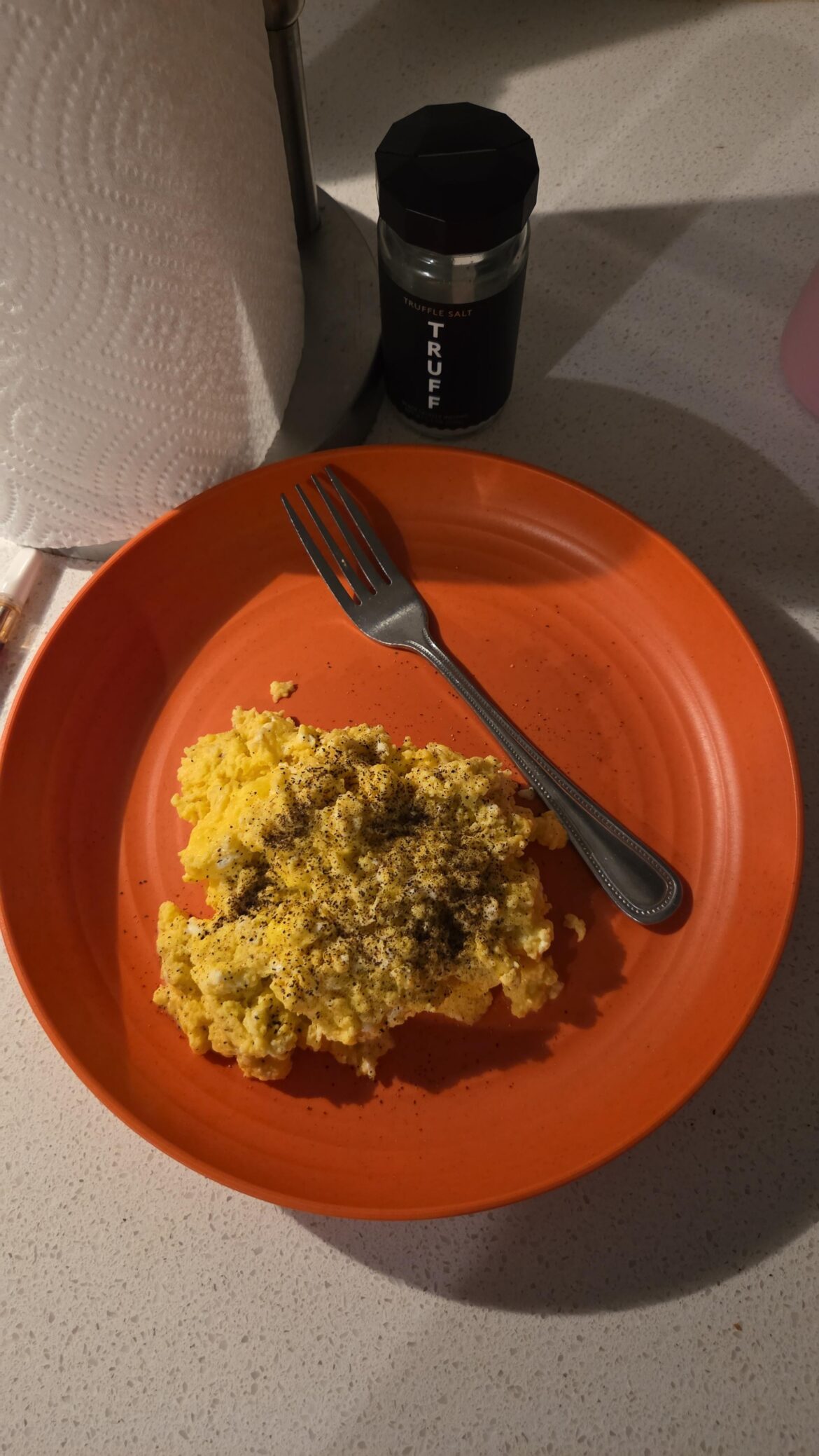 Scrambled eggs with pepper at 4 am