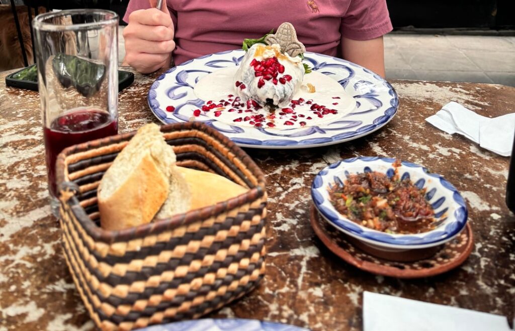 Chile en nogada and enmoladas | Tierra de Iyari | México city