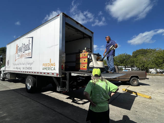 H-E-B donates $5 million to Texas food banks as millions will lose SNAP benefits for November H-E-B donates $5 million to Texas food banks as millions will lose SNAP benefits for November