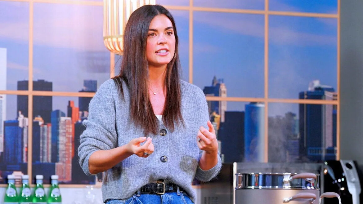 Katie Lee Breaks Her Silence After Food Network Reveals Shocking News About ‘The Kitchen’ Yahoo entertainment home