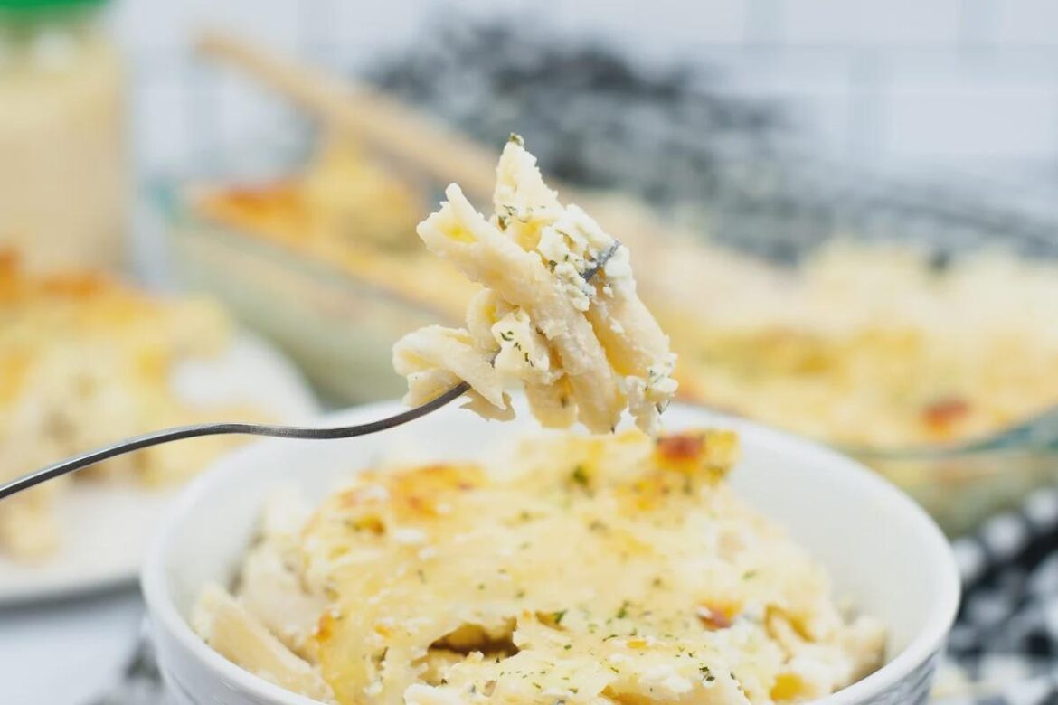 Baked Ziti Pasta With White Alfredo Sauce