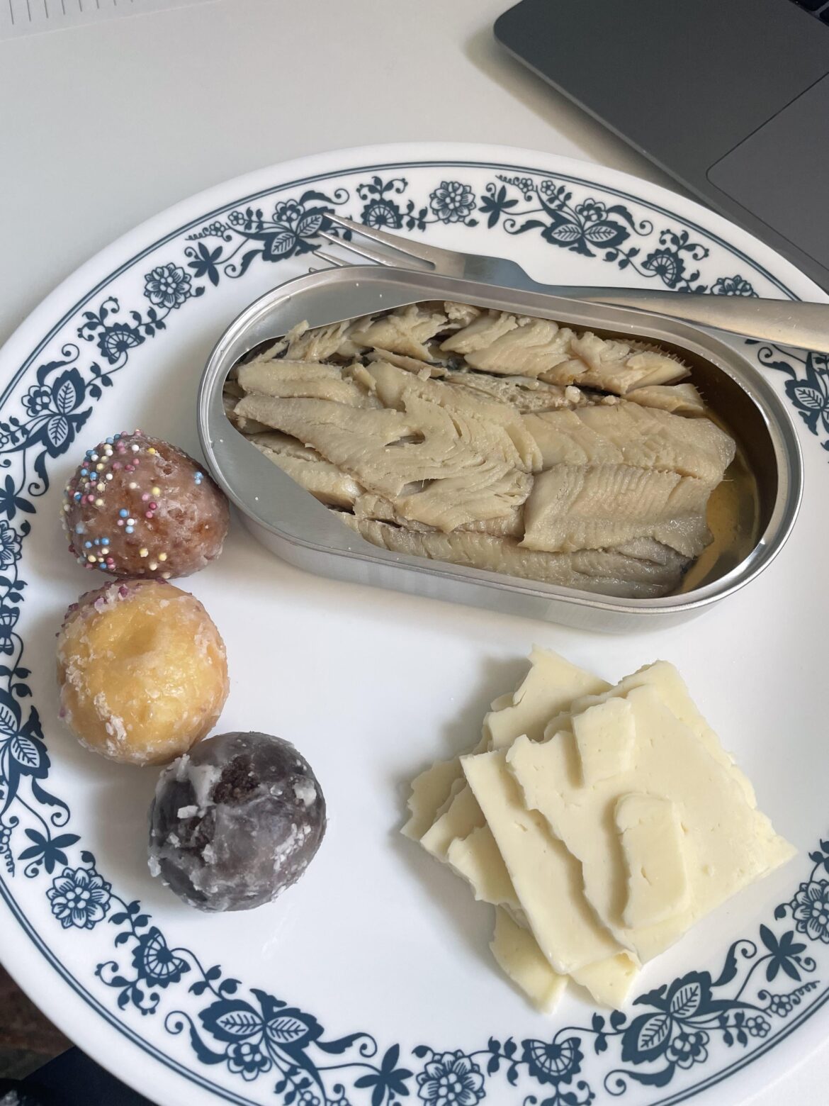 DAE get cravings for those little crumbly sardine bones?