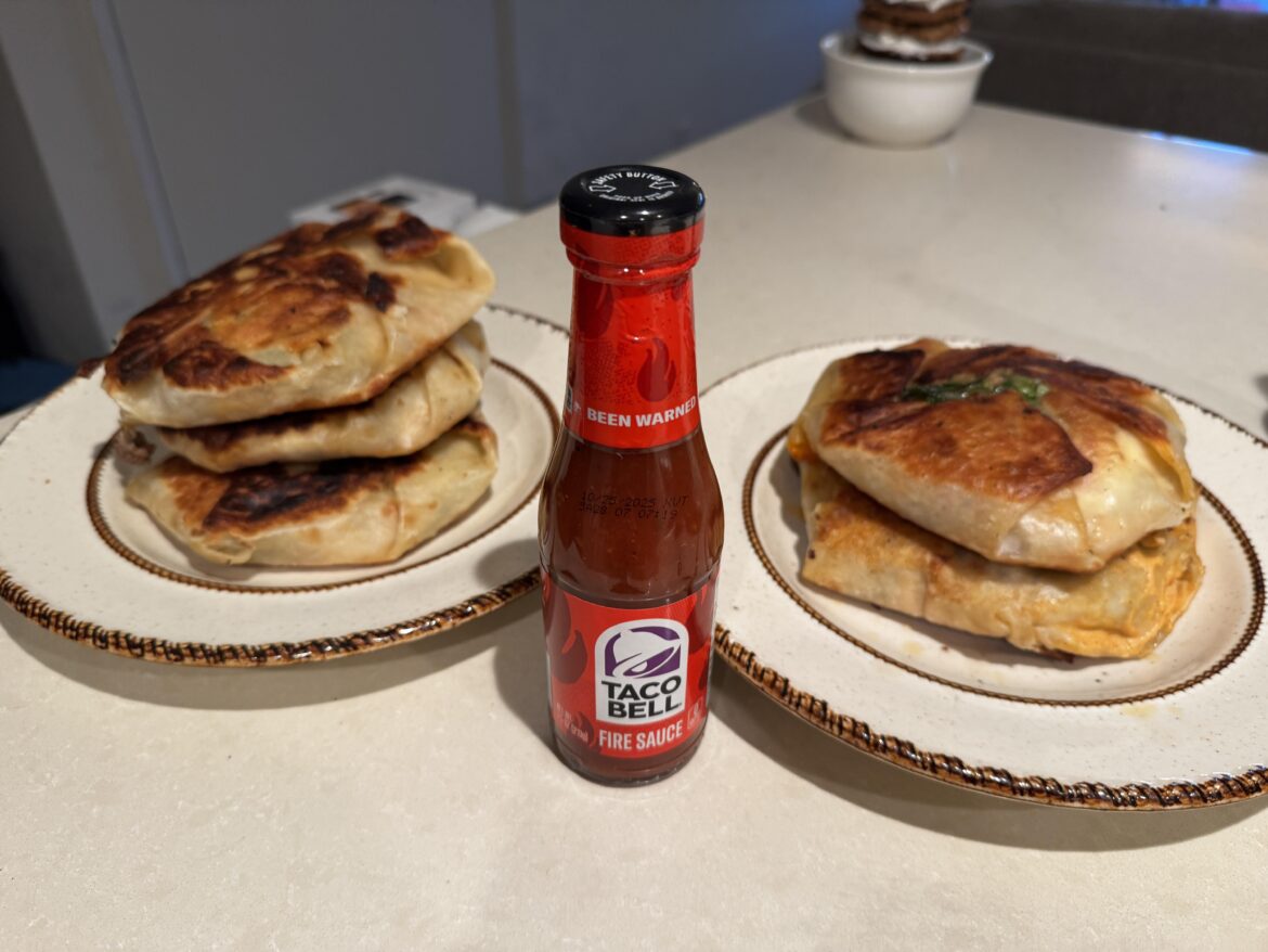 Crunchwrap Supreme mimic