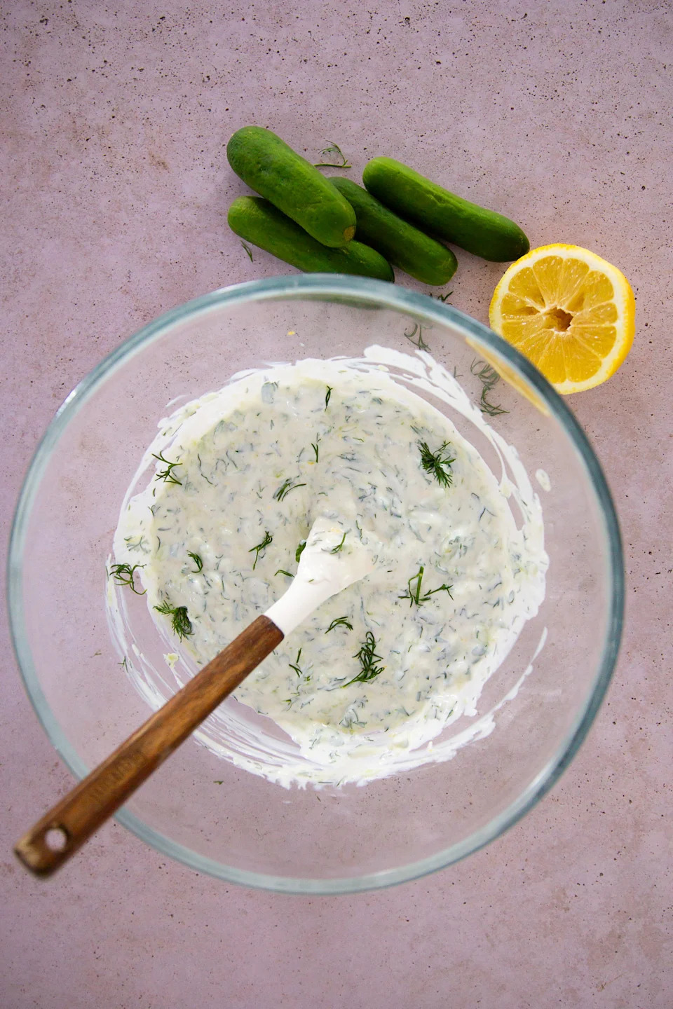 Easy Tzatziki Recipe (Greek Yogurt Cucumber Sauce in 10 Minutes)
