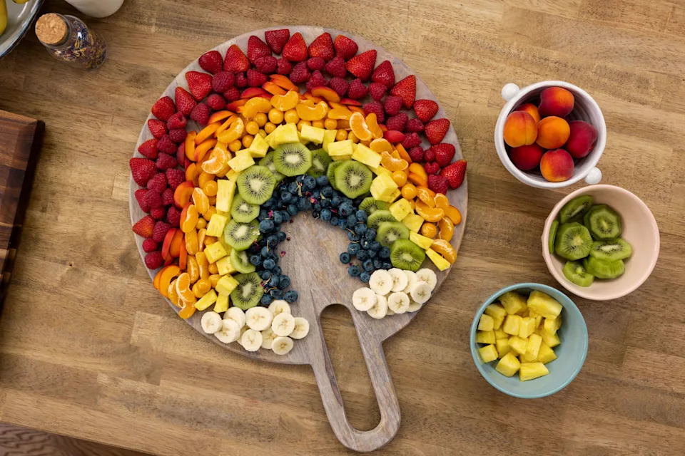Meghan's fruit rainbow. (Netflix)