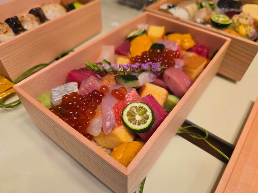 Bara-Chirashi and Makunochi Bento from Jimmy