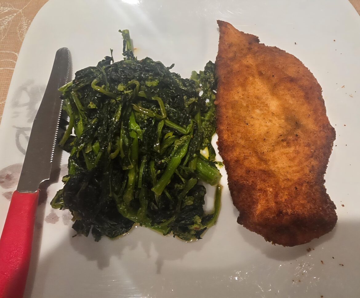 Cutlet with extra broccoli rabe, light dinner