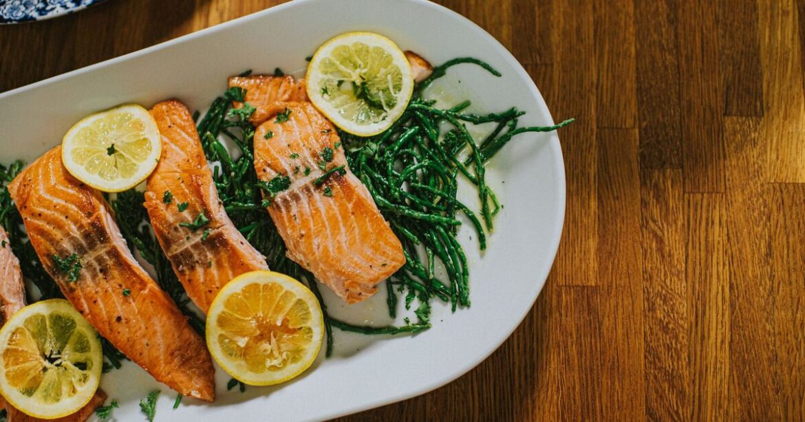 Chef’s 20-minute method is ‘one of the tastiest ways to cook salmon’ Chef's 20-minute method is 'one of the tastiest ways to cook salmon'