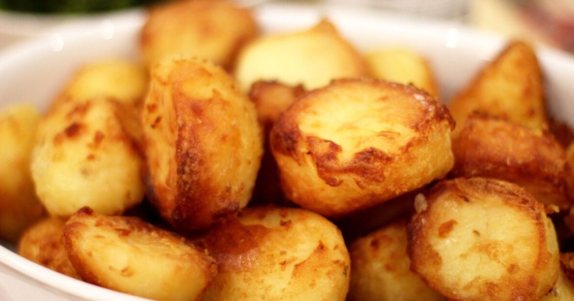 Roasted potatoes will be ‘as tasty as French fries’ if you add 1 ingredient Roasted potatoes will be 'as tasty as French fries' if you add 1 ingredient
