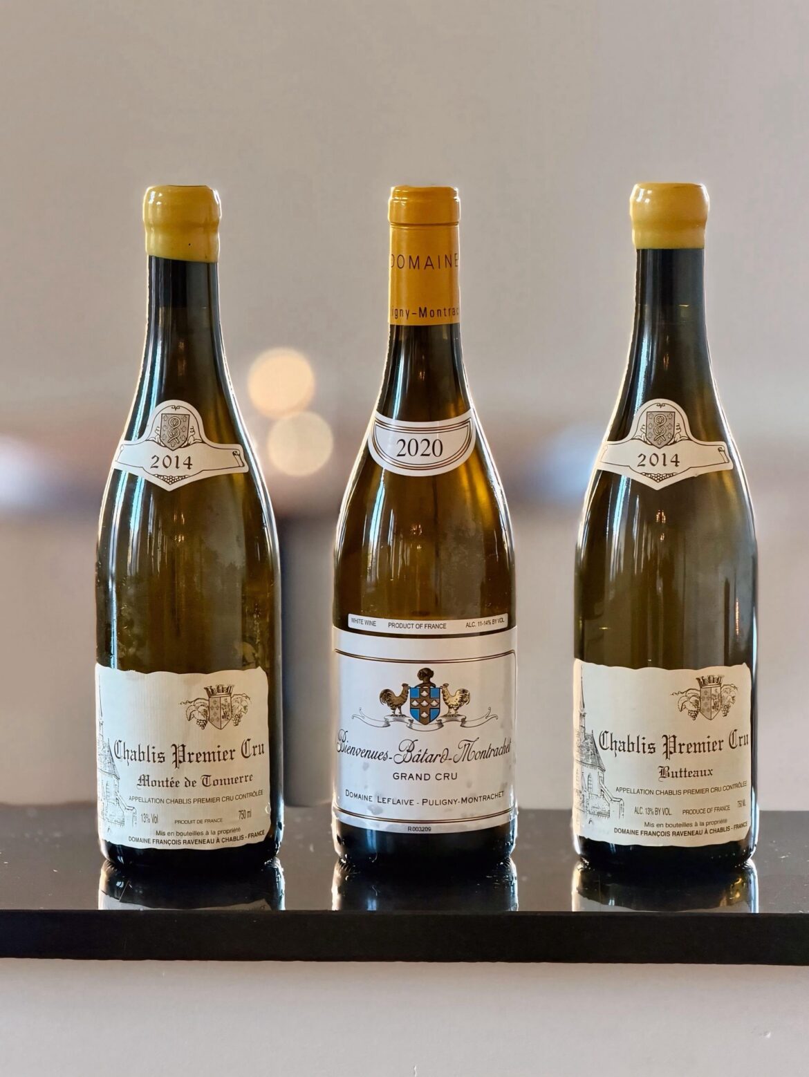 Interesting flight of stellar whites Interesting flight of stellar whites