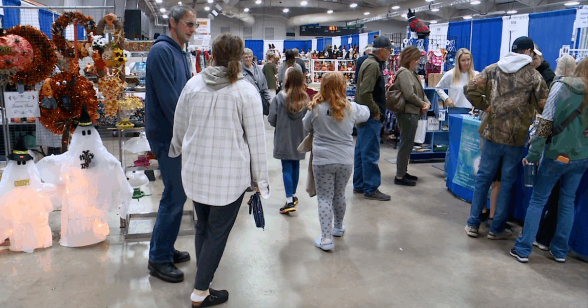 Annual Fall Gift and Craft Show supports local businesses and food basket | Onalaska Annual Fall Gift and Craft Show supports local businesses and food basket | Onalaska