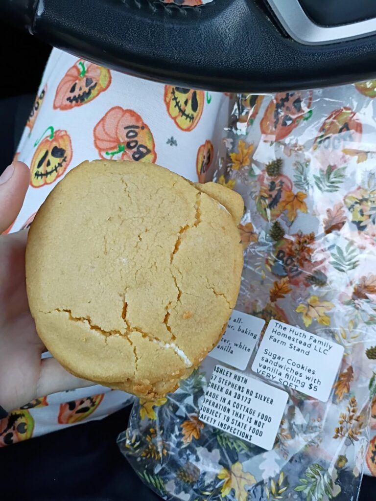 Calories in sugar cookie sandwich?