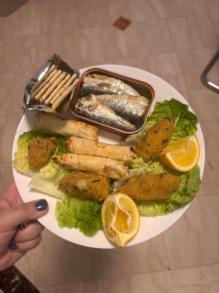 Dinner platter with Ortiz sardines Dinner platter with Ortiz sardines