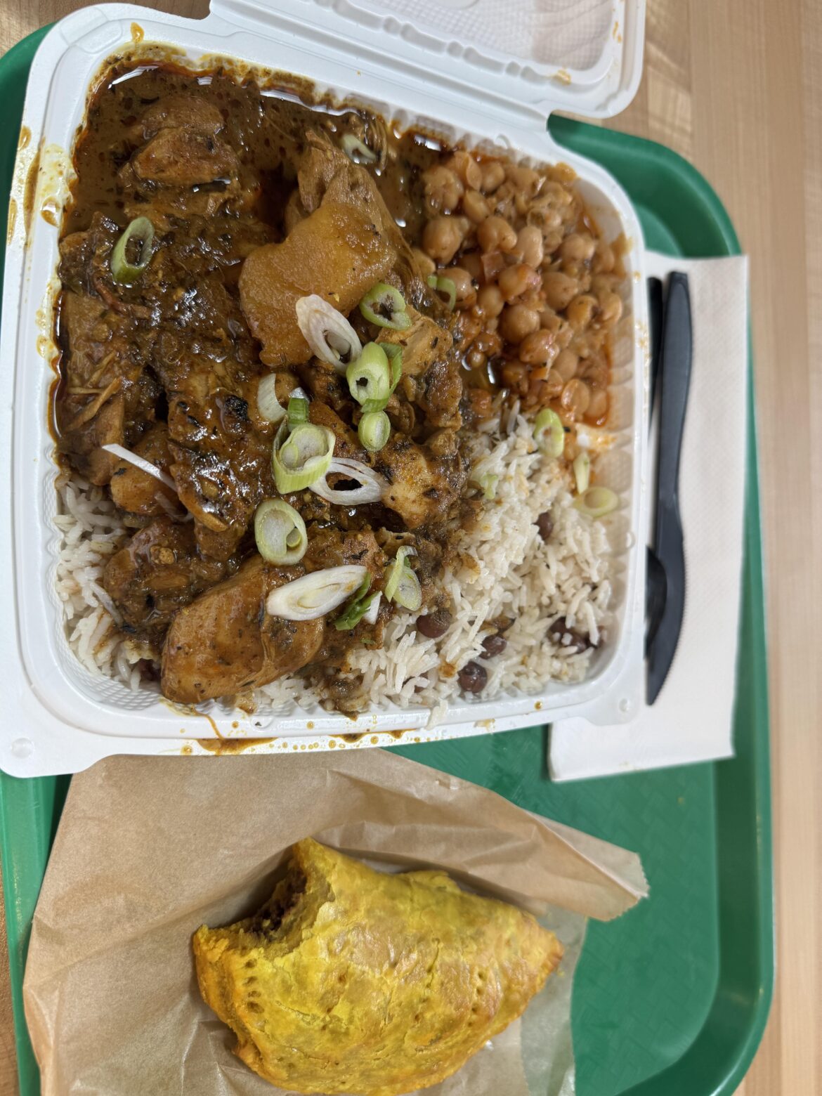 Chicken Curry and a side of a beef patty @Caribbean Gourmet / Blossom Hall, Alhambra