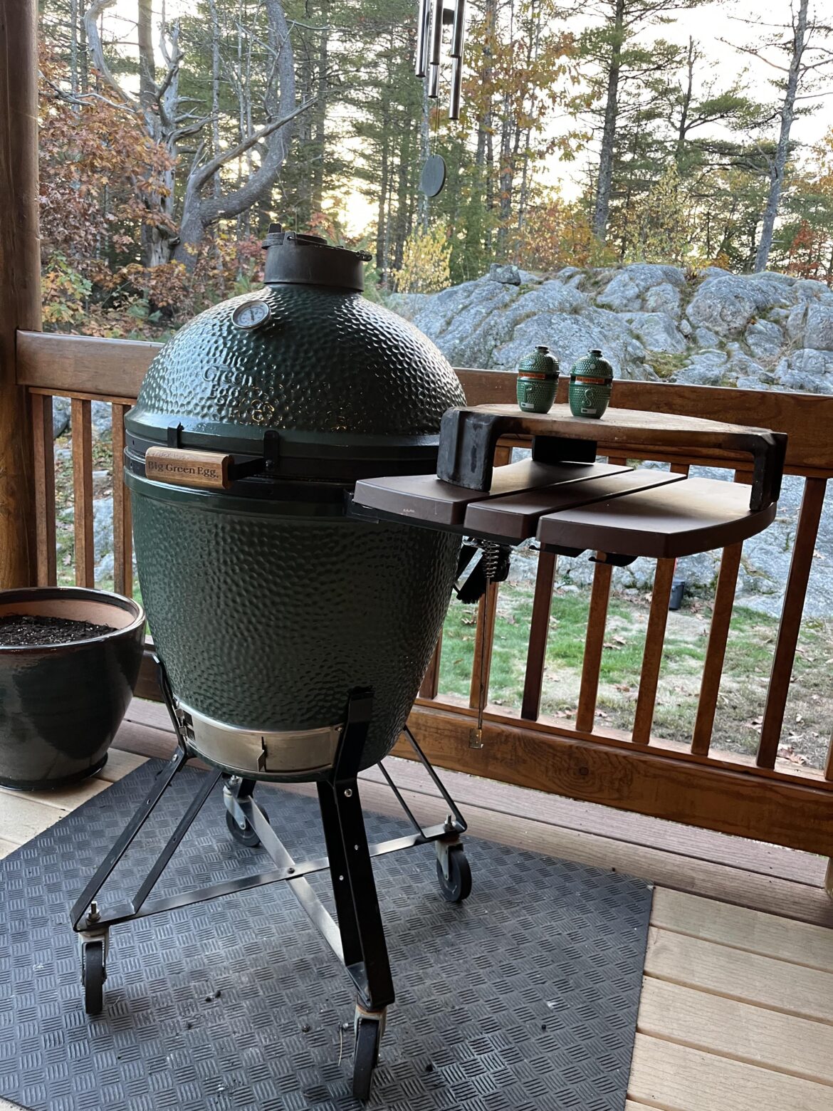 Scored a large with nest and mate plus pizza tray and accessories barely used for 300$