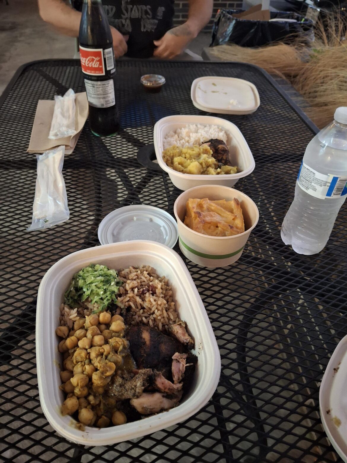 Twin Isle on Rosewood Ave Twin Isle on Rosewood Ave