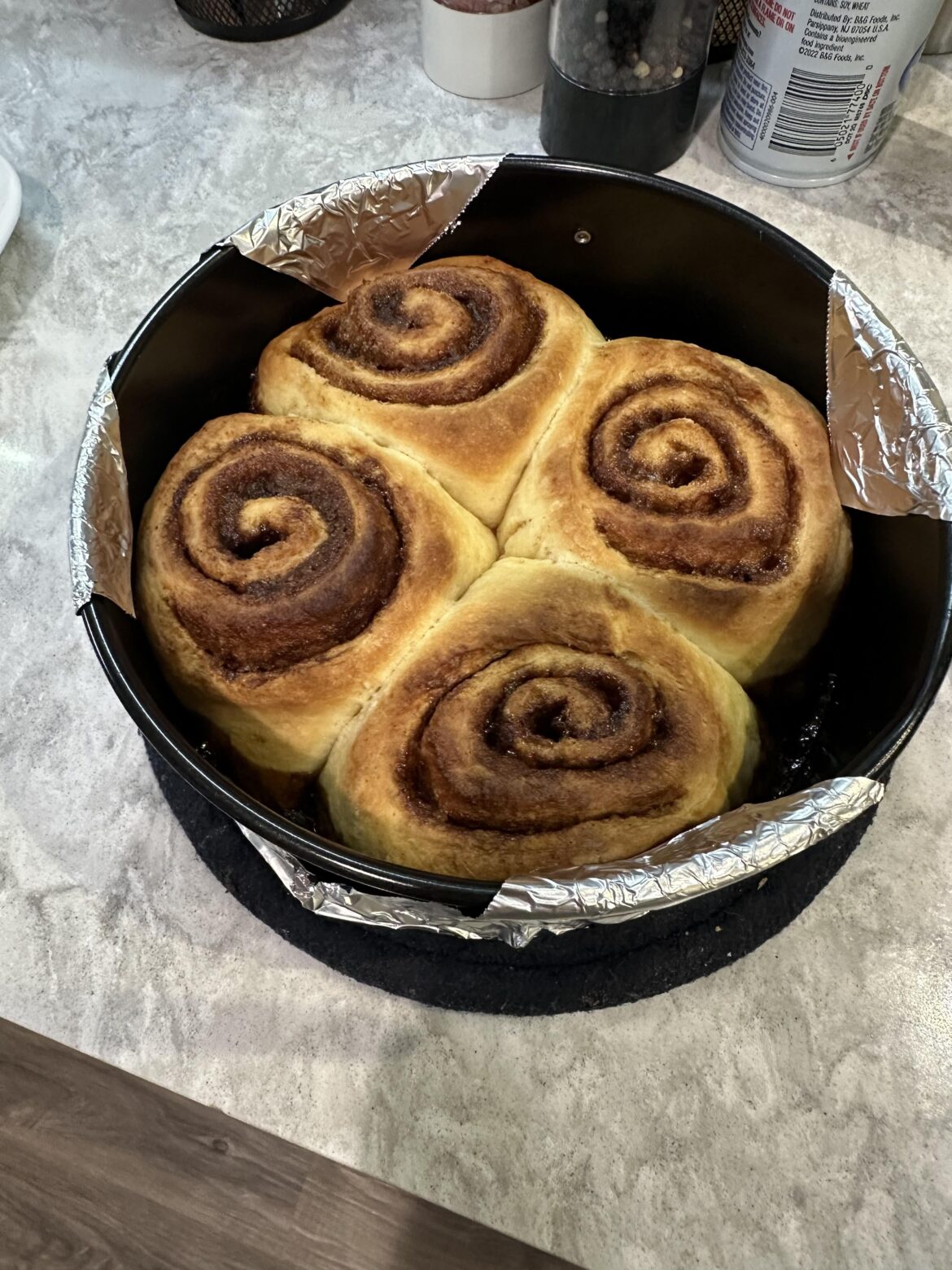 Cinnamon rolls for two