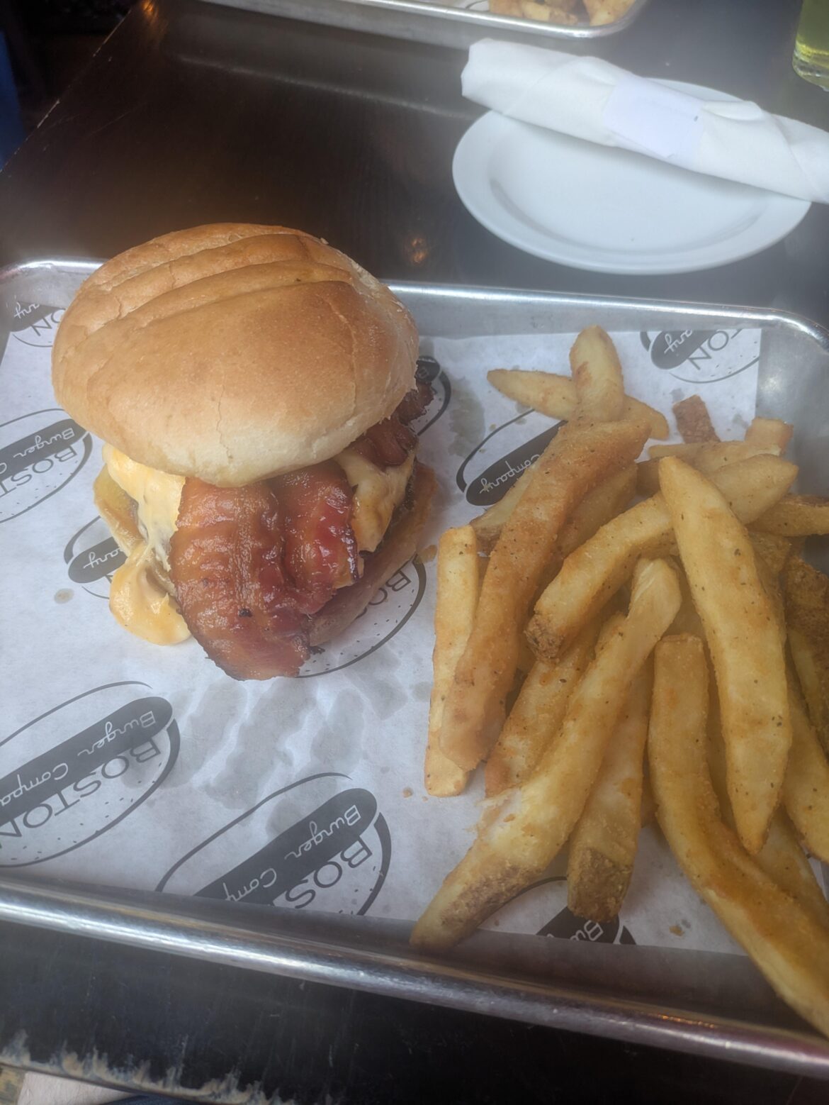 Yummy Mac and Cheese Burger