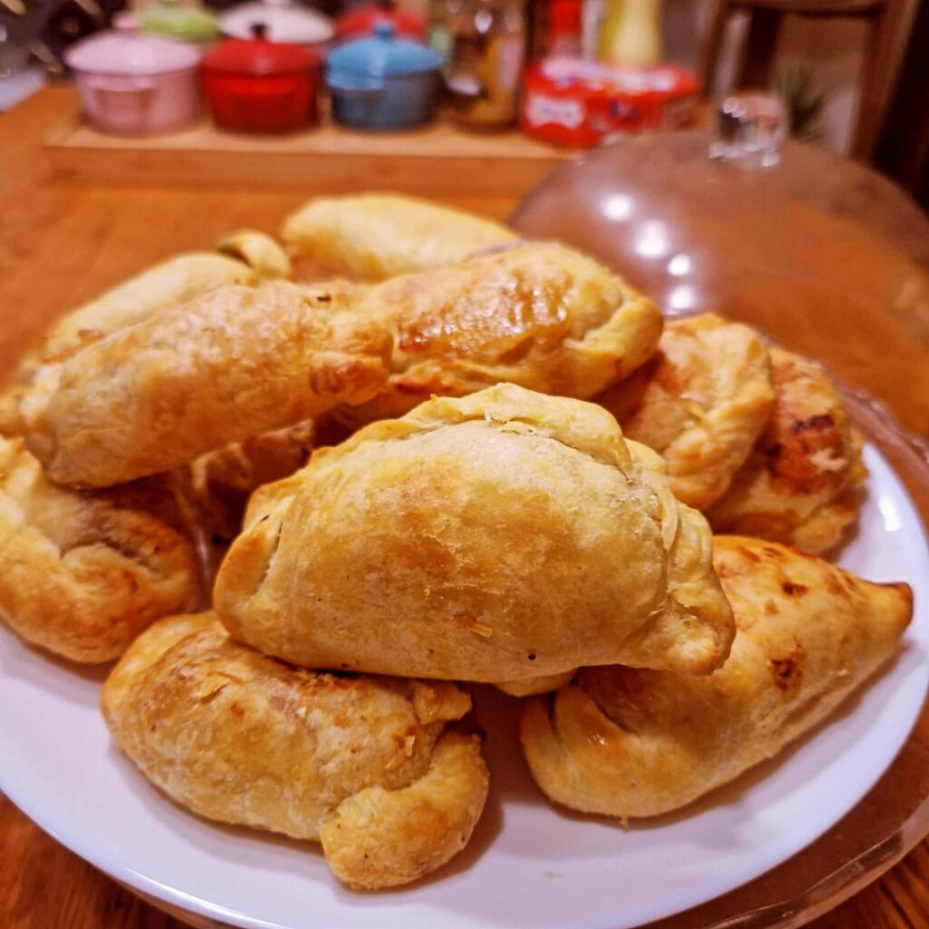 Flaky Baked Chicken Empanadas