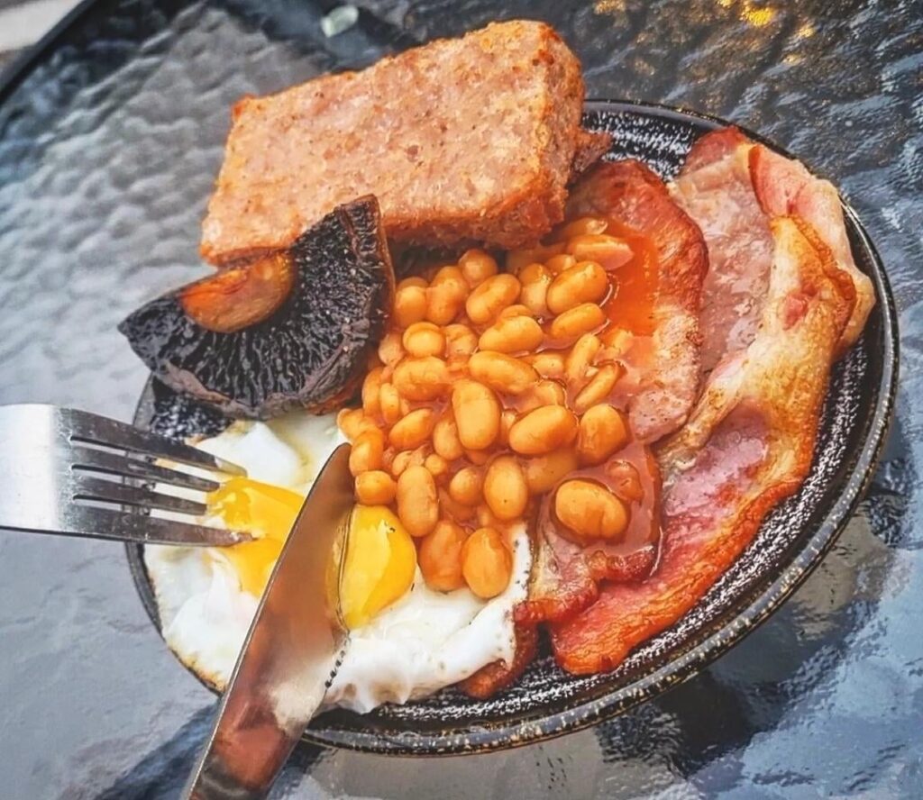 Would you be happy with this? £5 from a batch bar (burger van) in Nuneaton