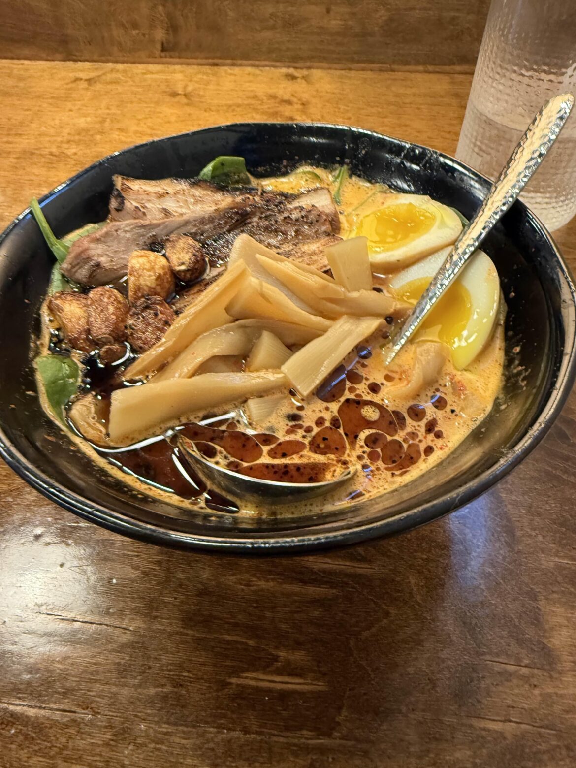 Black double garlic tonkotsu