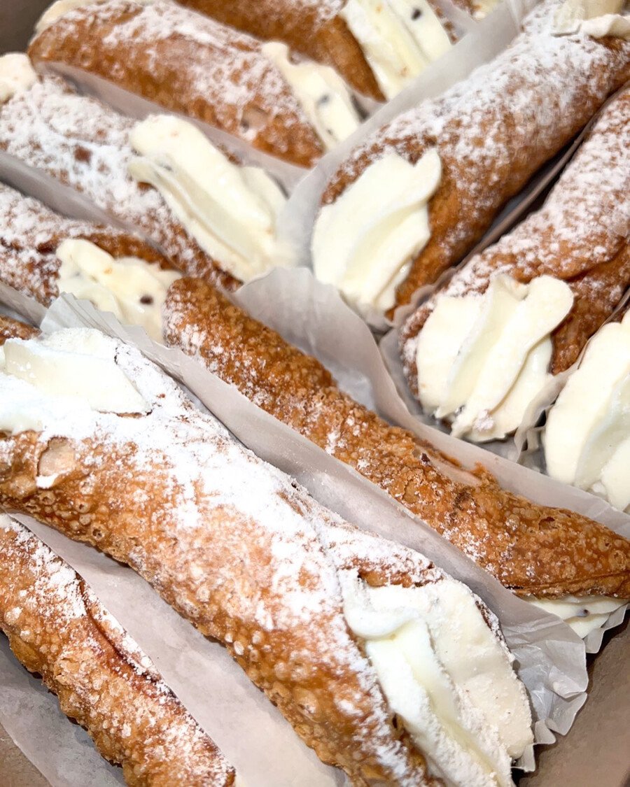 Boulangerie & Pâtisserie Tillemont - On the hunt for Montréal's best cannoli