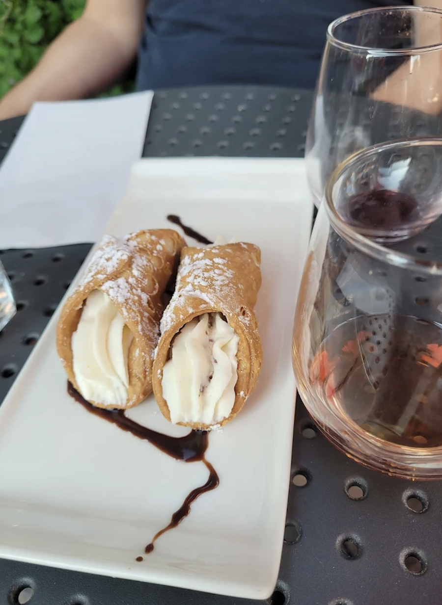 Pasta Casareccia - On the hunt for Montréal's best cannoli