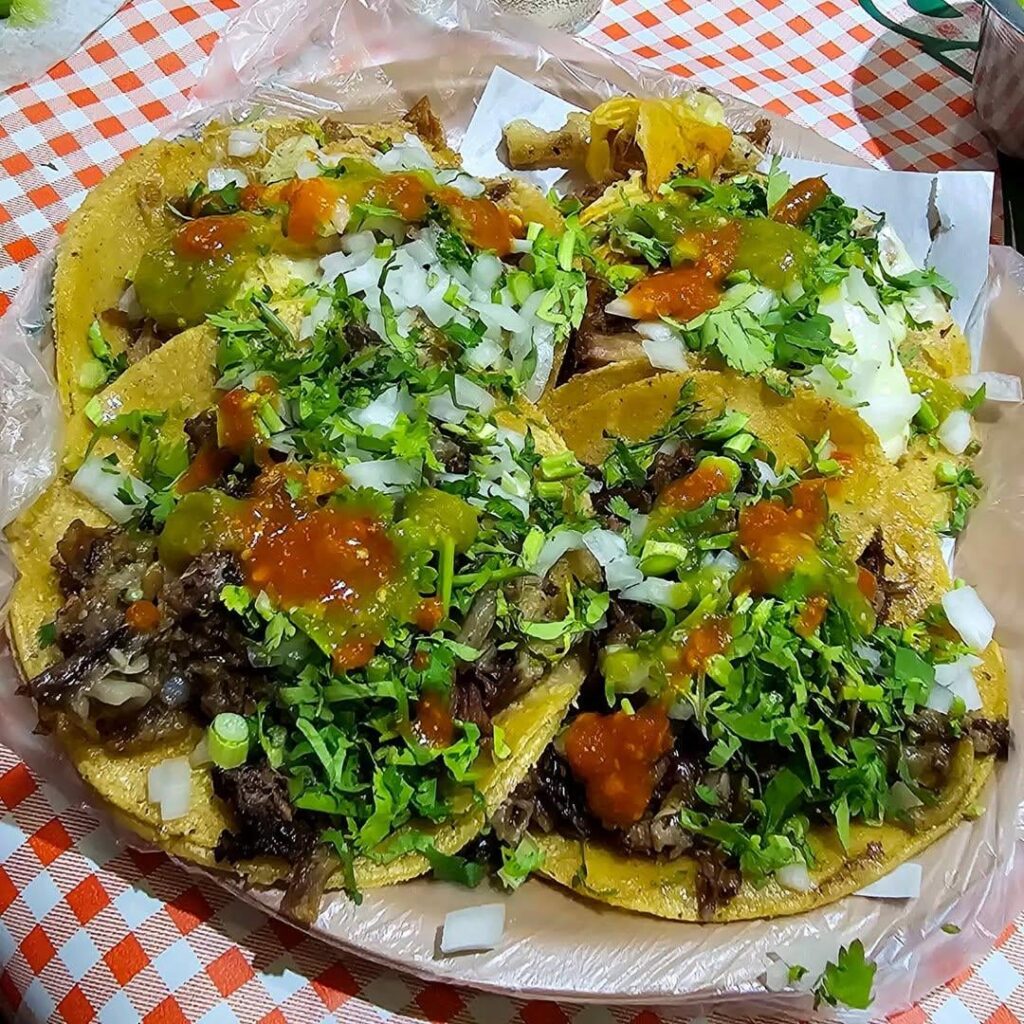 Street truck tacos for dinner 🤤