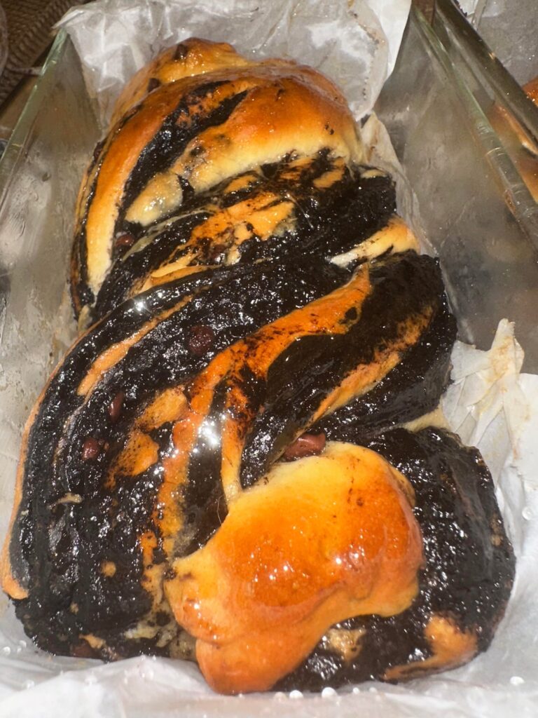 Happy Thursday, I made chocolate babka