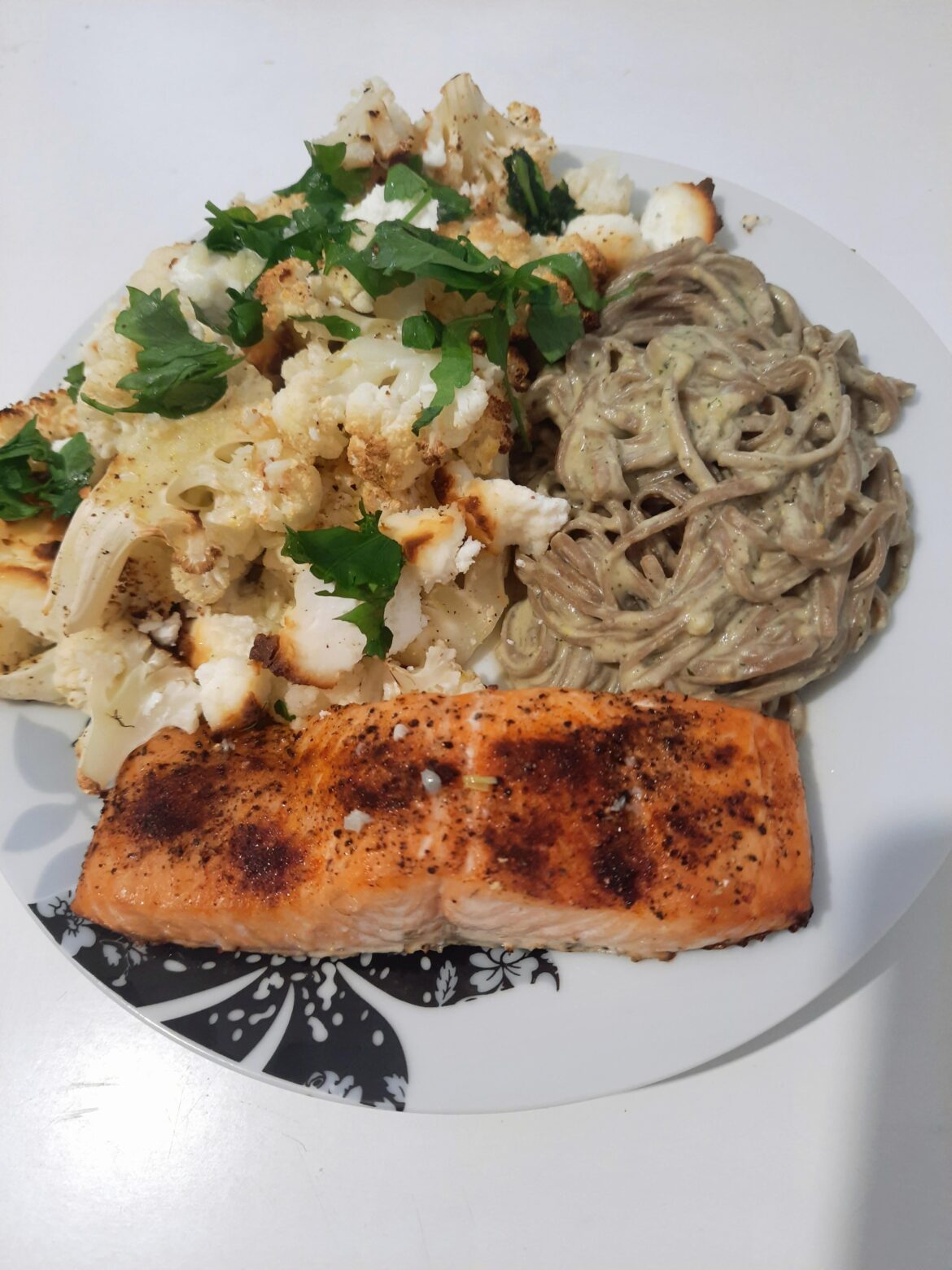 Salmon with califlower and Manouri cheese & soba noodles with pesto humus and Chavroux