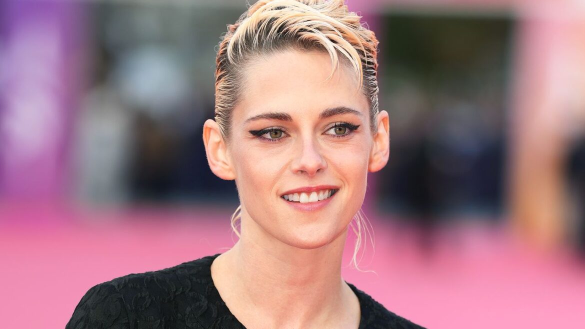 What We Know About Kristen Stewart’s White Lotus-esque French Film With Woody Harrelson