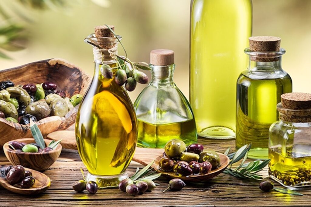 Olive Oil Health Benefits (2025 Update) Olive Oil Health Benefits (2025 Update)