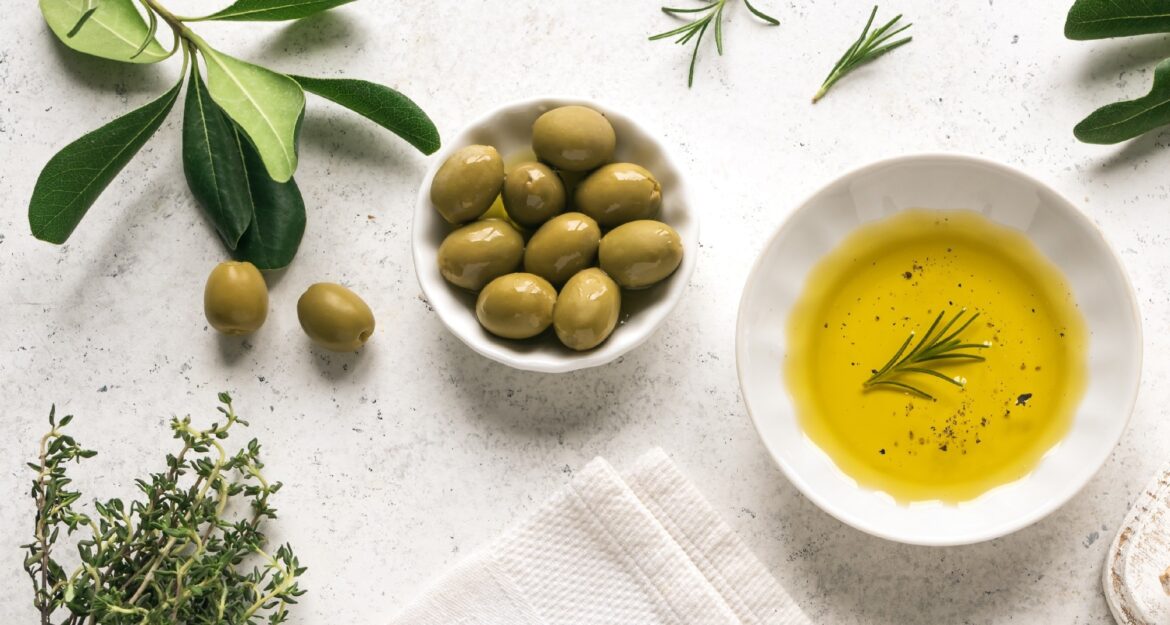 Mediterranean-style diets improve pelvic floor function and sexual health, review finds Review: Healthy dietary patterns improve sexual function and incontinence symptoms: systematic review and meta-analysis of dietary patterns and dietary interventions. Image Credit: Oksana Mizina / Shutterstock