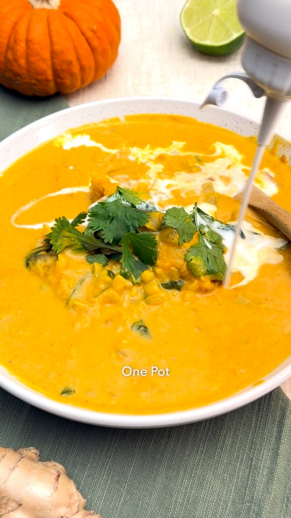 My Halloween plans: staying in with this one-pot pumpkin lentil curry 🎃