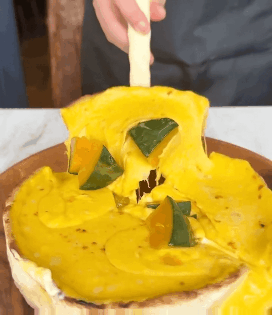 It's supposed to be a Chicago Deep Dish Pizza.