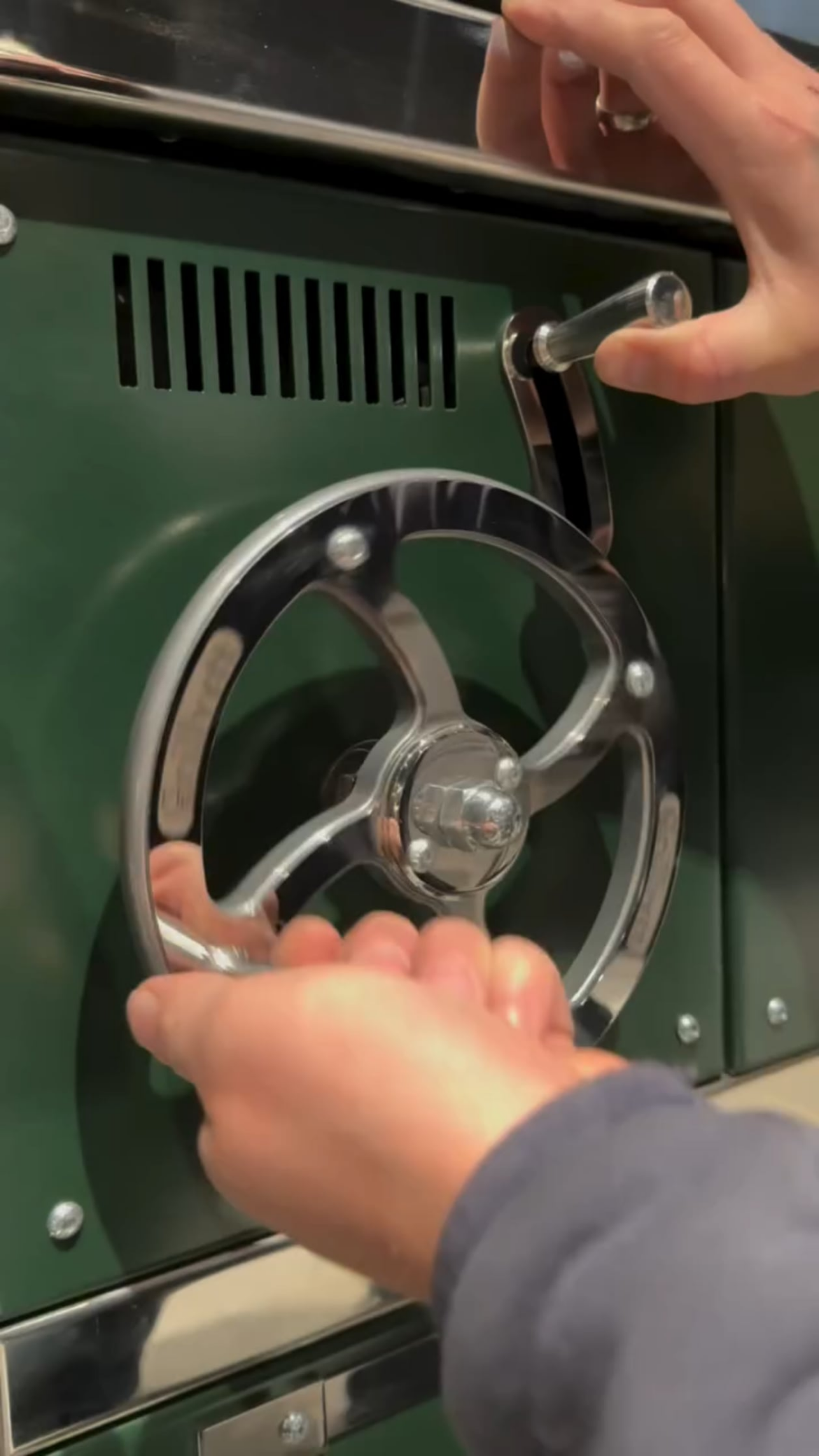 I'm about to act up. This is so hot