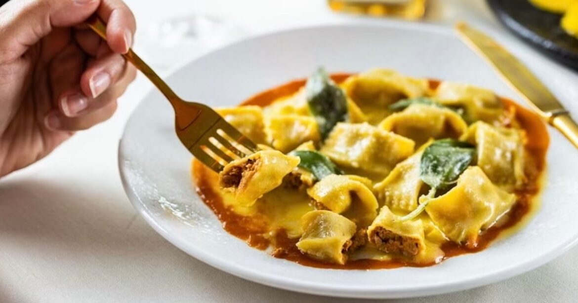 Longtime Dallas steakhouse Lawry’s will become new restaurant