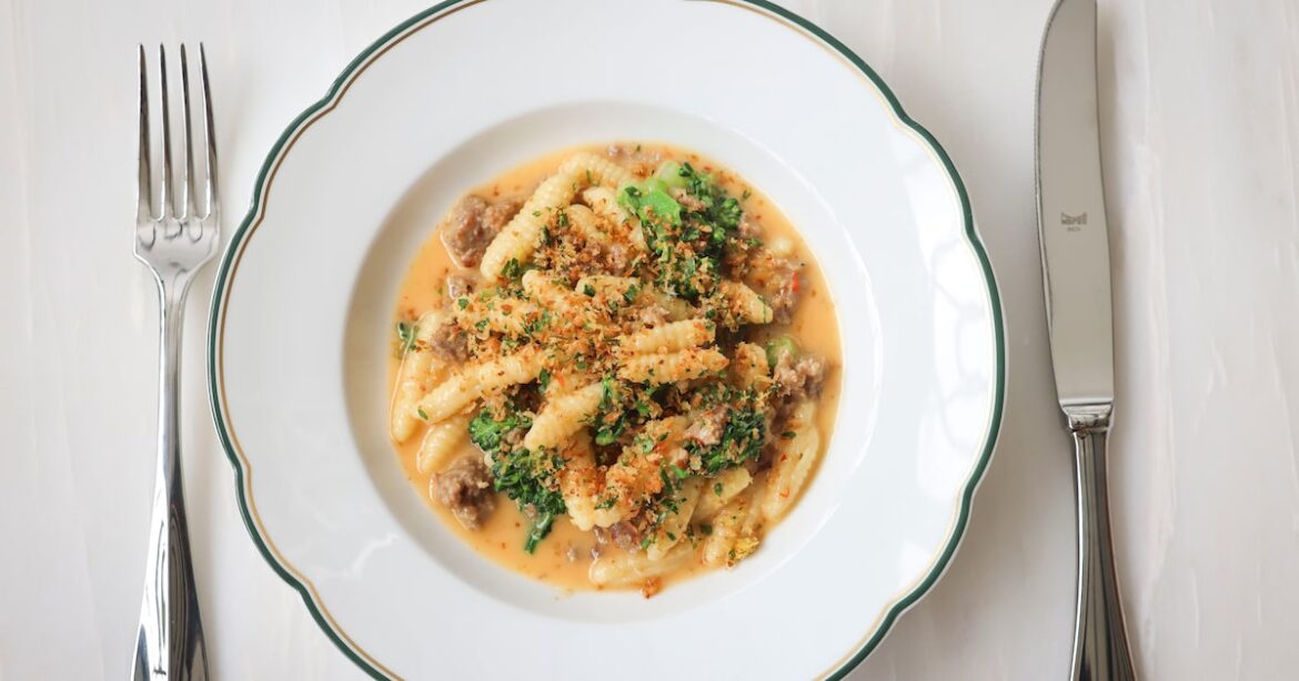 How did Dallas restaurant Mamani win a Michelin star after less than 2 months open?