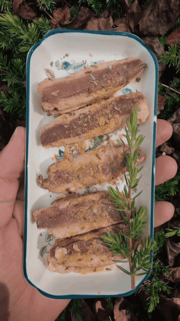 Even crows love sardines