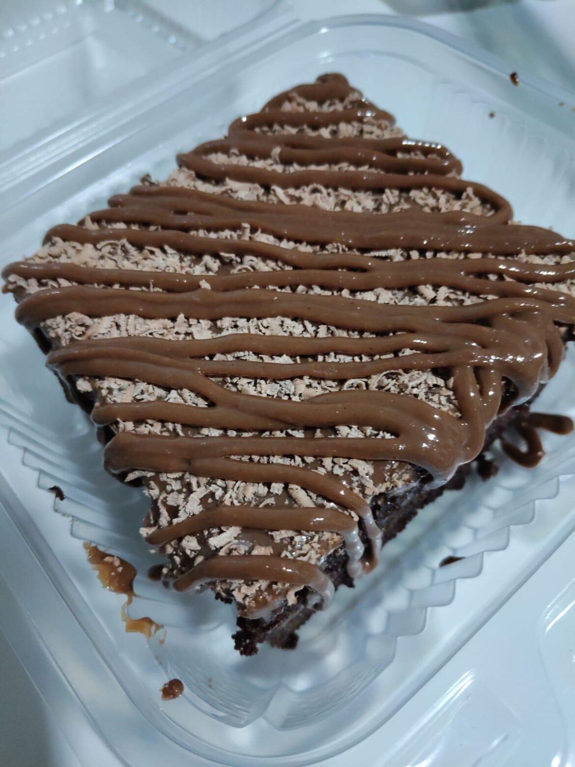 Chocolate cake filled with fosh