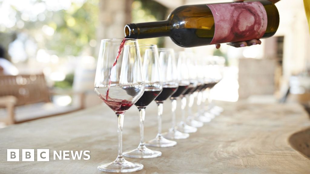 Climate change pushing winemakers to blend different years Climate change pushing winemakers to blend different years