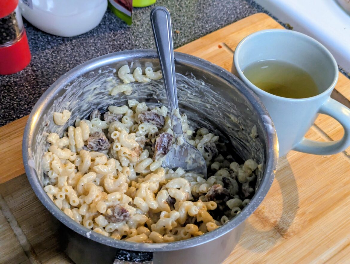 Blackout Mac n Cheese w/Ikea Plantballs