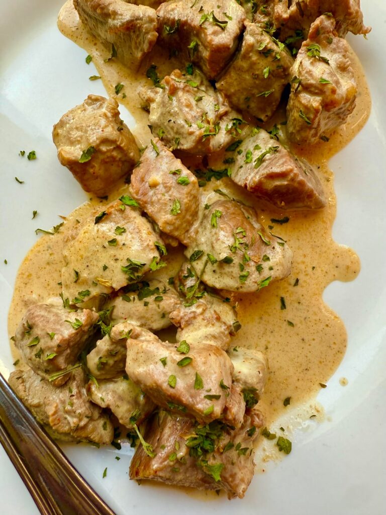 Crockpot Garlic Butter Steak Bites