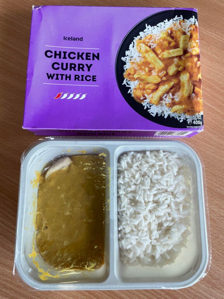 Iceland Chicken Curry with Rice Ready Meal, £1.00. Was good, sauce had a nice flavour, not lots of chicken but it tasted nice and wasn’t dry, rice broke up well, not fluffy but tasted nice, overall would buy again 7/10.