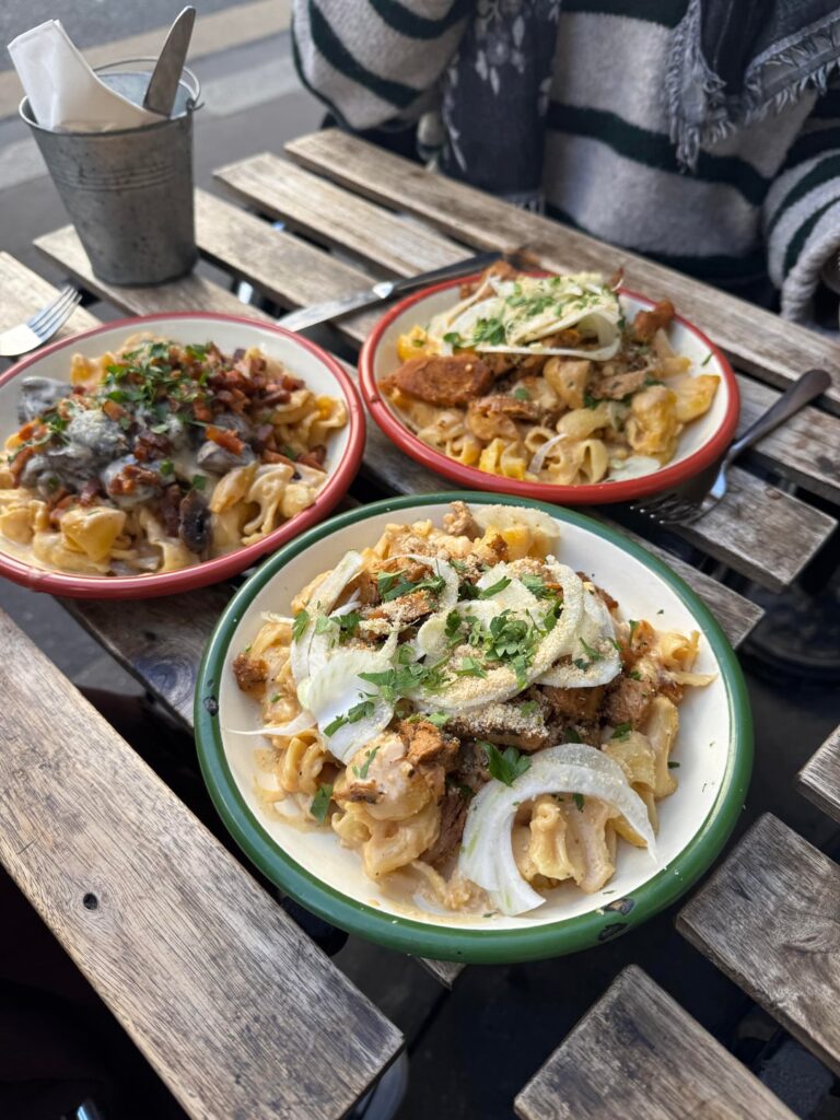 Vegan Mac & Cheese with (vegan) chicken Vegan Mac & Cheese with (vegan) chicken