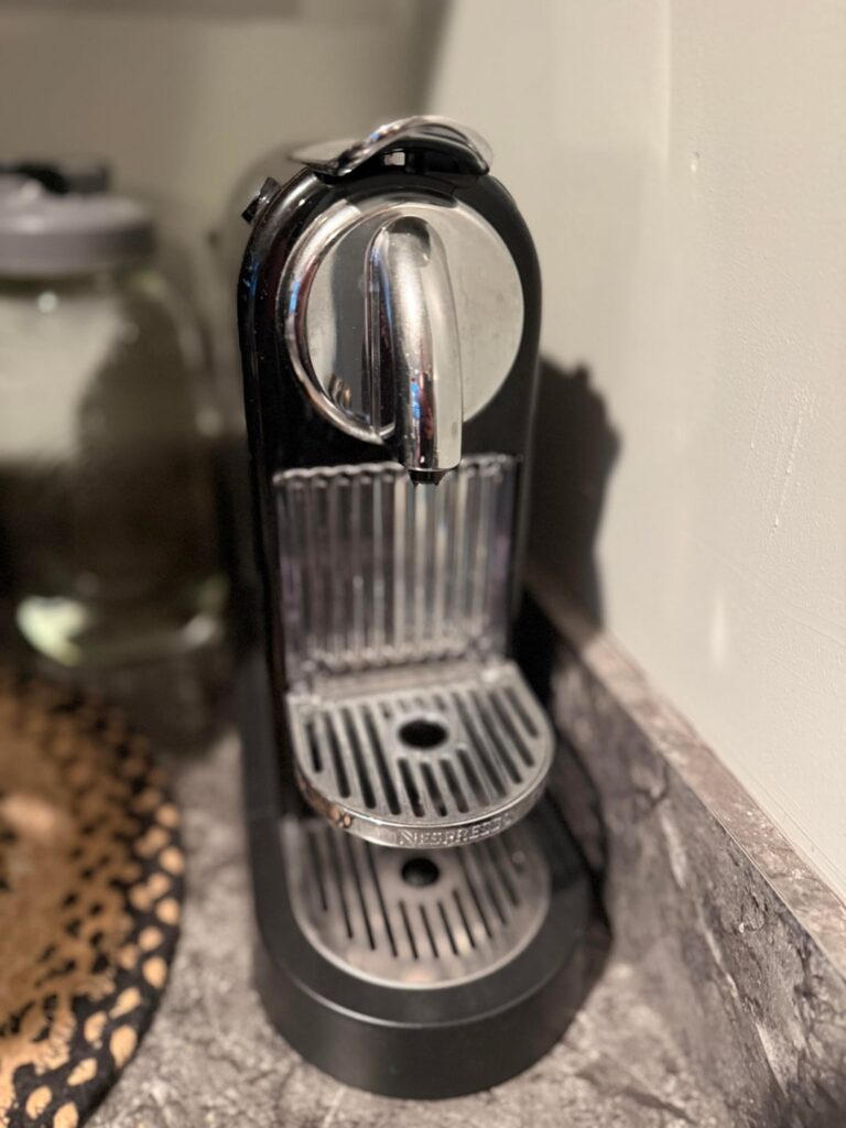 The thrifting gods have blessed me with Nespresso!