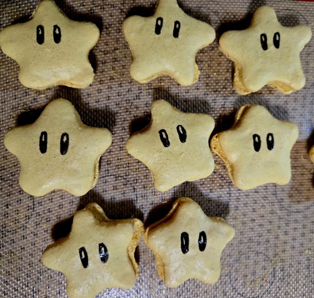 Starting to Play With Shaped Macarons!