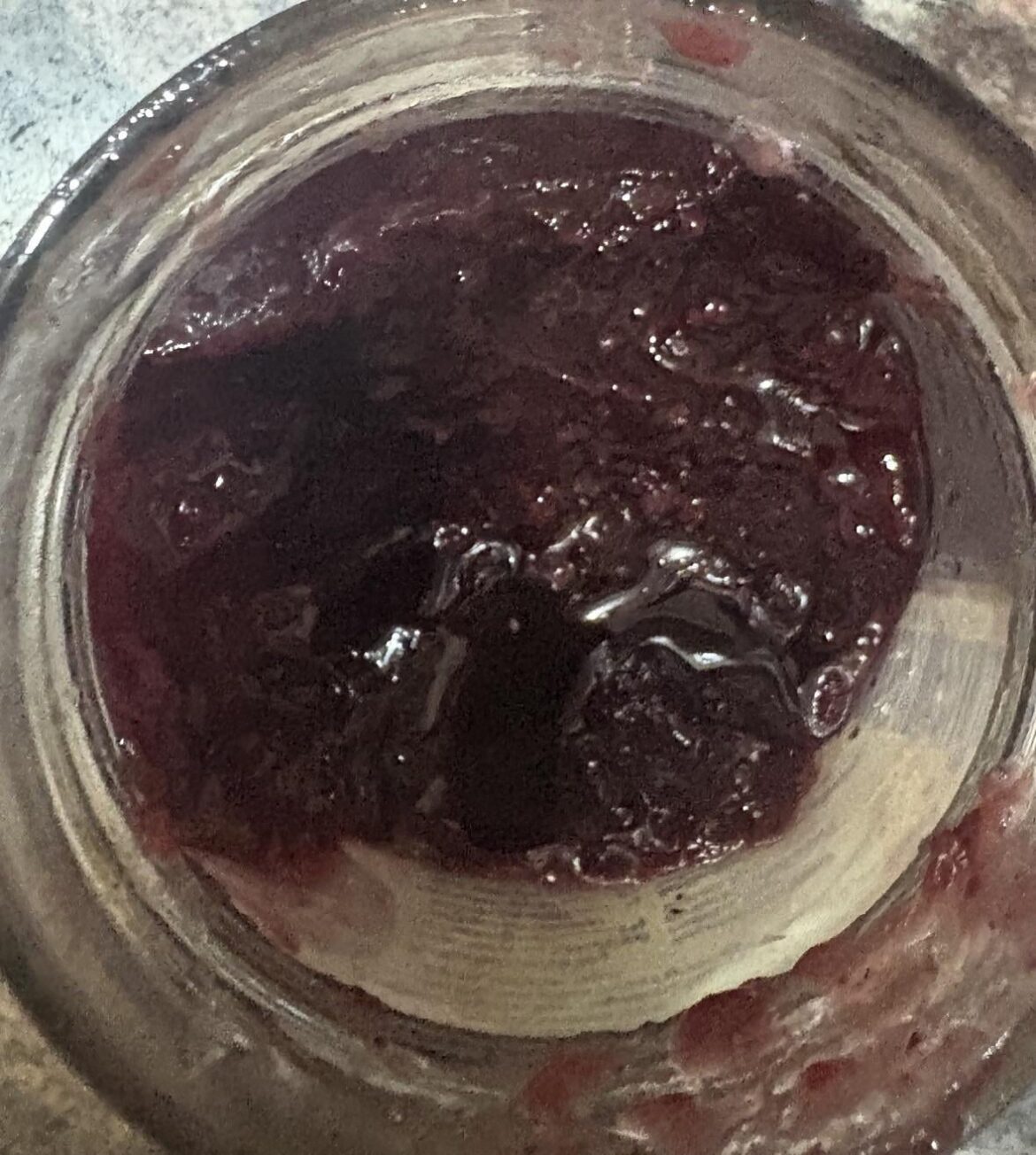 I ate an old jam, help !